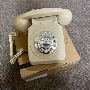 Like new audio guestbook - white/creamy colour